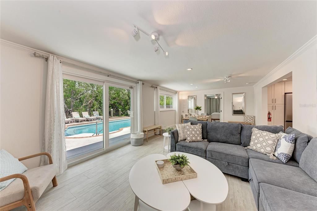 For Sale: $2,495,000 (4 beds, 4 baths, 2013 Square Feet)