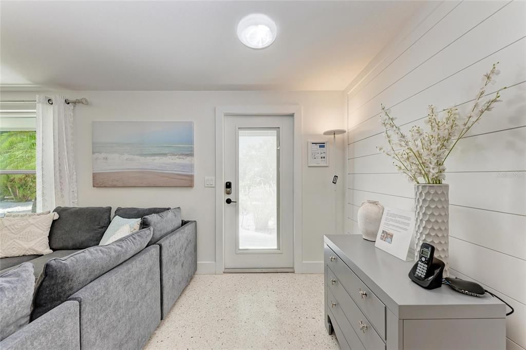 For Sale: $2,495,000 (4 beds, 4 baths, 2013 Square Feet)