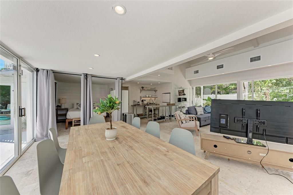 For Sale: $2,495,000 (4 beds, 4 baths, 2013 Square Feet)