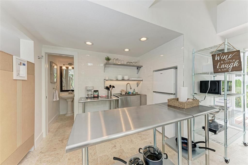 For Sale: $2,495,000 (4 beds, 4 baths, 2013 Square Feet)