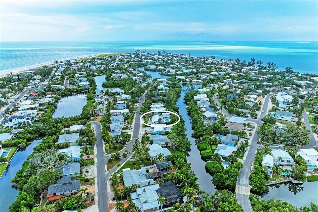 For Sale: $2,495,000 (4 beds, 4 baths, 2013 Square Feet)