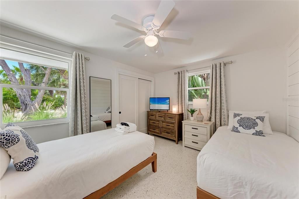 For Sale: $2,495,000 (4 beds, 4 baths, 2013 Square Feet)