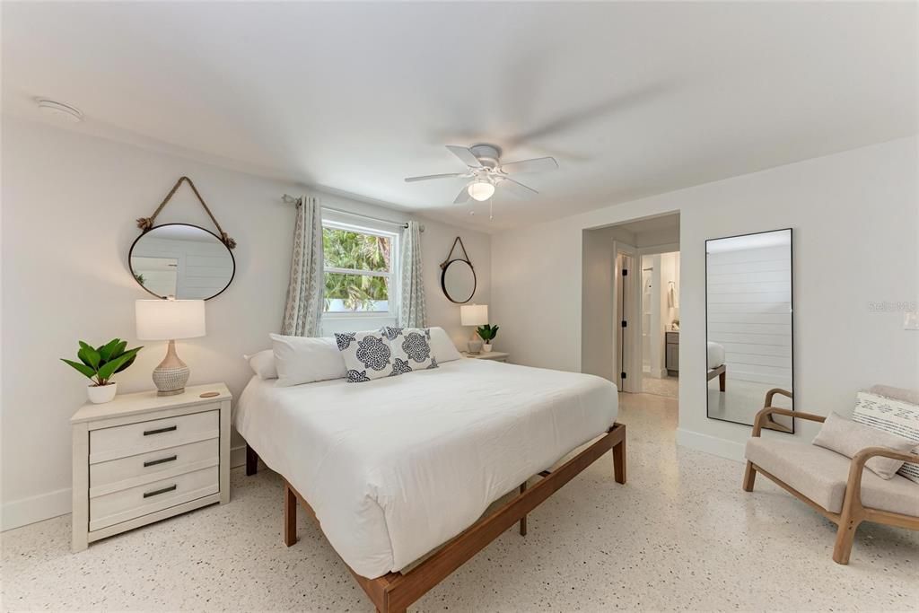 For Sale: $2,495,000 (4 beds, 4 baths, 2013 Square Feet)