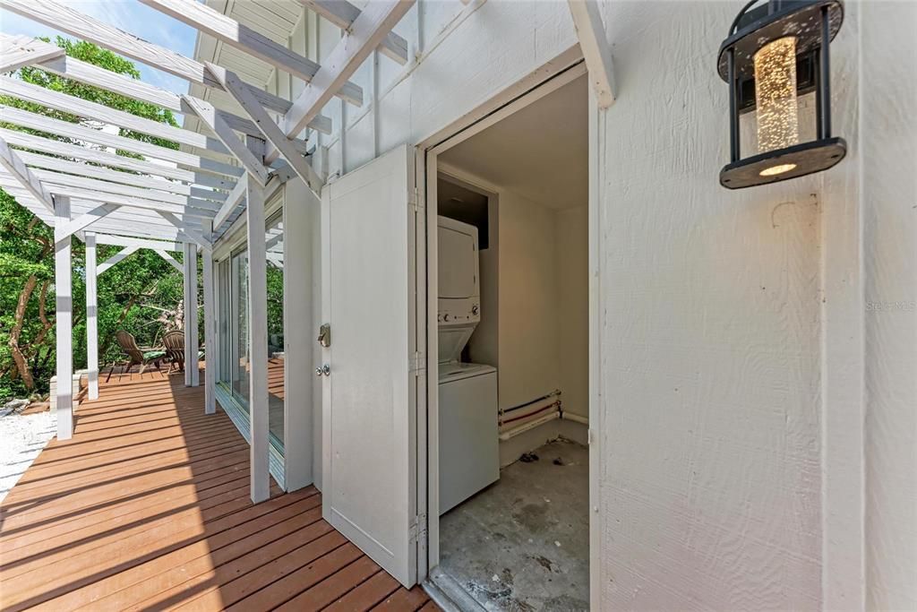 For Sale: $2,495,000 (4 beds, 4 baths, 2013 Square Feet)