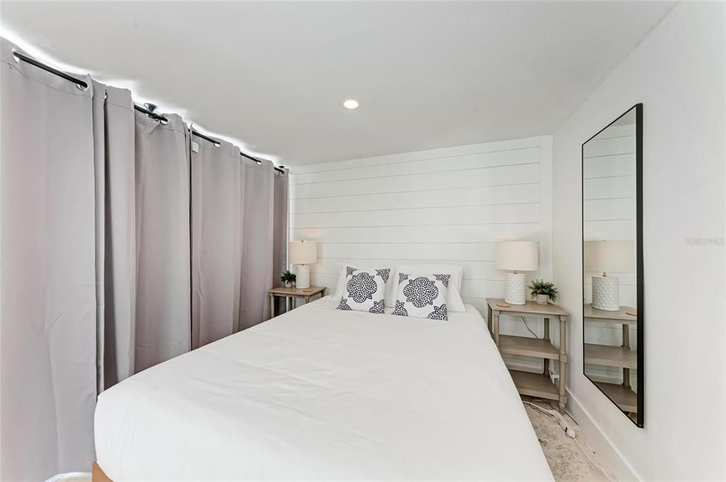 For Sale: $2,495,000 (4 beds, 4 baths, 2013 Square Feet)