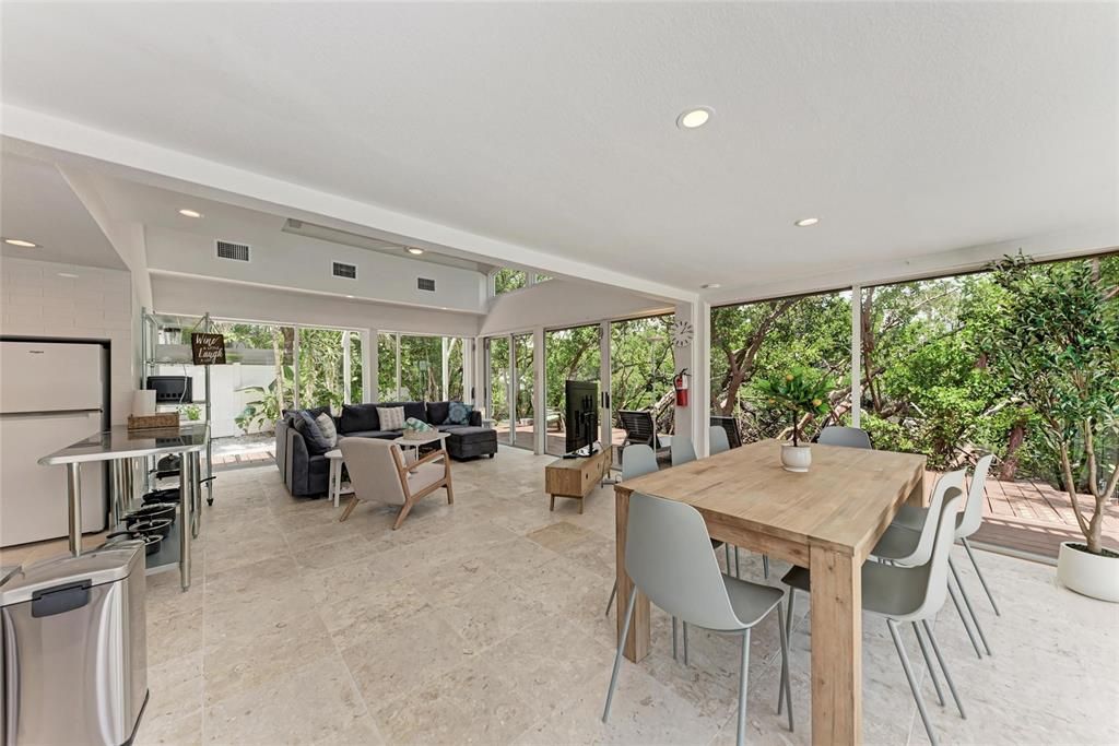 For Sale: $2,495,000 (4 beds, 4 baths, 2013 Square Feet)