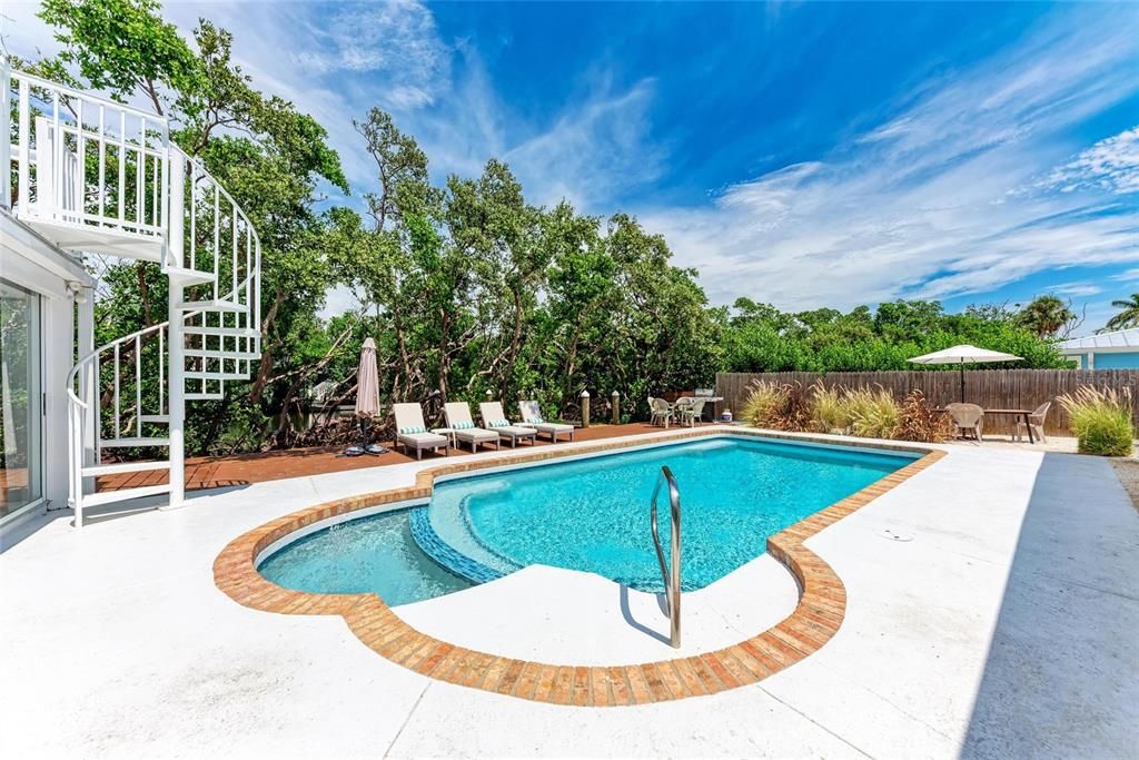 For Sale: $2,495,000 (4 beds, 4 baths, 2013 Square Feet)