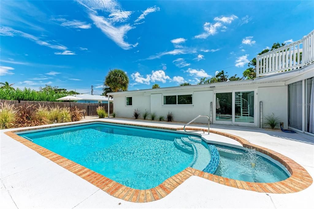 For Sale: $2,495,000 (4 beds, 4 baths, 2013 Square Feet)