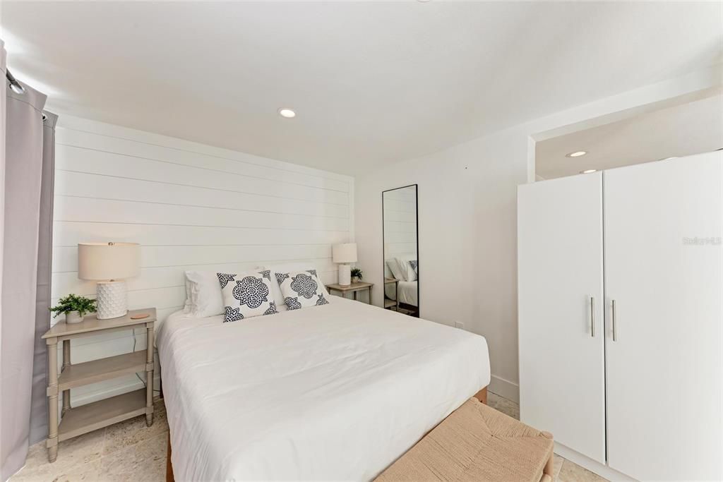 For Sale: $2,495,000 (4 beds, 4 baths, 2013 Square Feet)