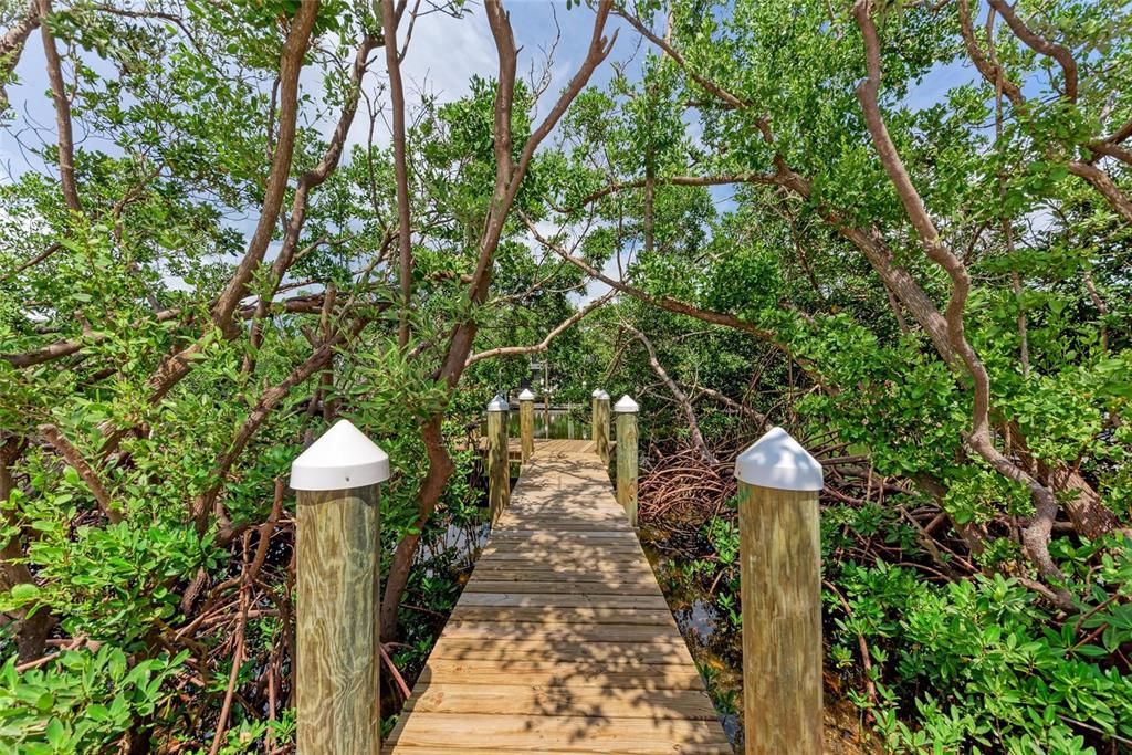 For Sale: $2,495,000 (4 beds, 4 baths, 2013 Square Feet)