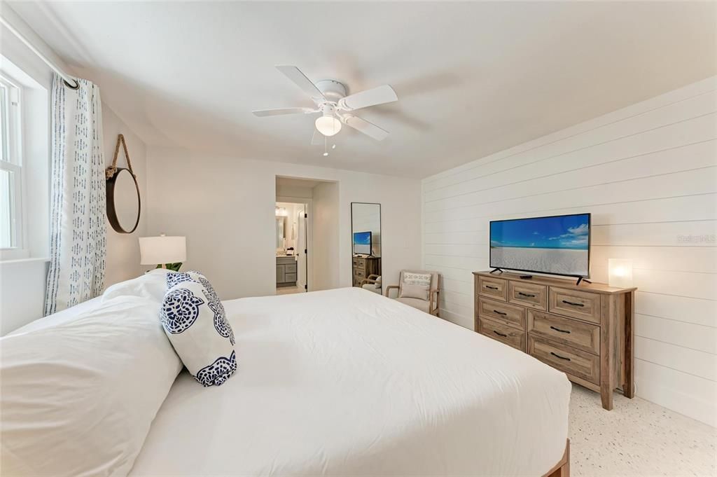 For Sale: $2,495,000 (4 beds, 4 baths, 2013 Square Feet)