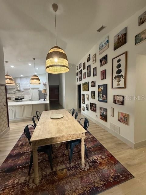 En Renta: $3,000 (4 camas, 3 baños, 2660 Pies cuadrados)