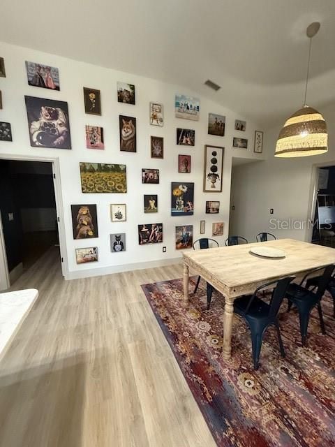 En Renta: $3,000 (4 camas, 3 baños, 2660 Pies cuadrados)