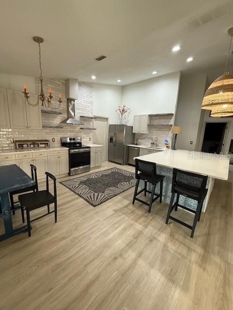 En Renta: $3,000 (4 camas, 3 baños, 2660 Pies cuadrados)