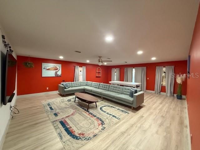 En Renta: $3,000 (4 camas, 3 baños, 2660 Pies cuadrados)