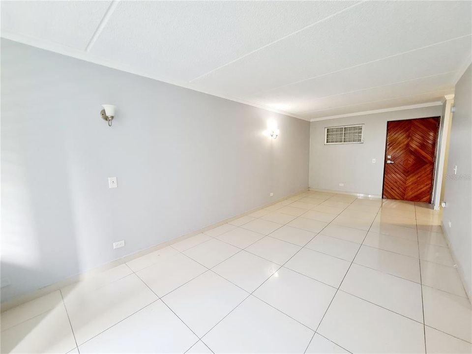 В аренду: $900 (3 спален, 1 ванн, 880 Квадратных фут)