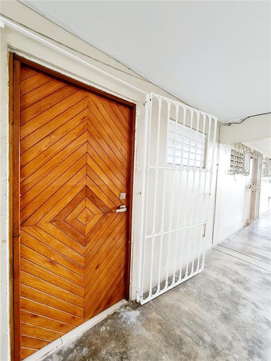 В аренду: $900 (3 спален, 1 ванн, 880 Квадратных фут)