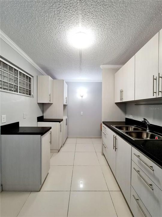 В аренду: $900 (3 спален, 1 ванн, 880 Квадратных фут)