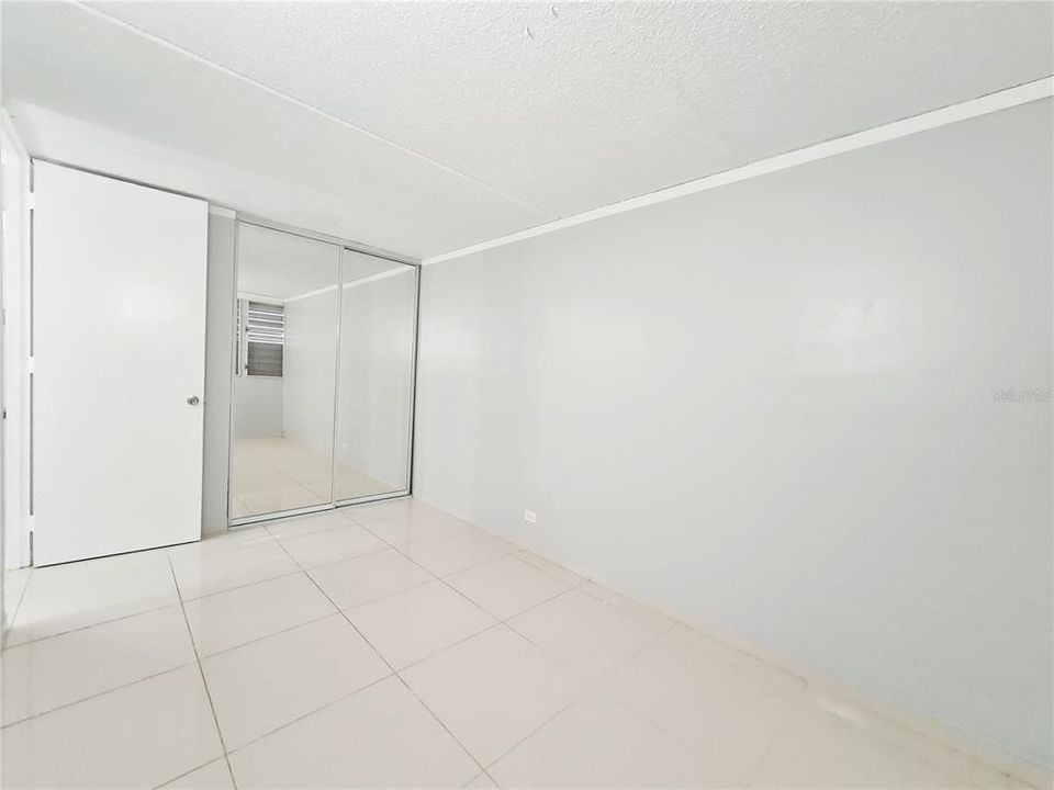 В аренду: $900 (3 спален, 1 ванн, 880 Квадратных фут)