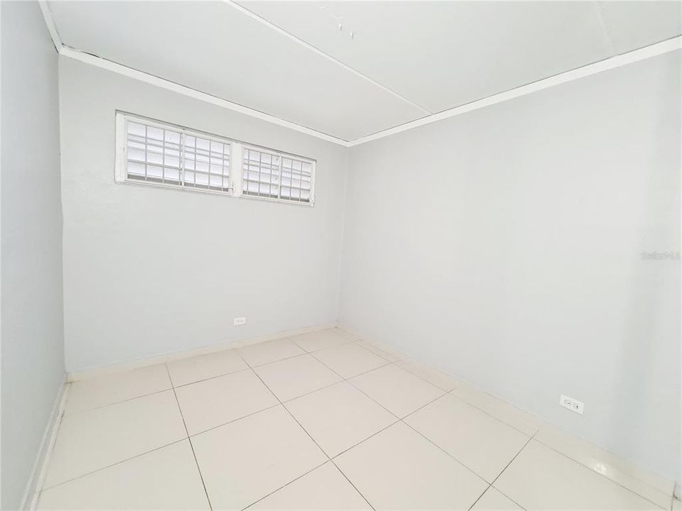 В аренду: $900 (3 спален, 1 ванн, 880 Квадратных фут)