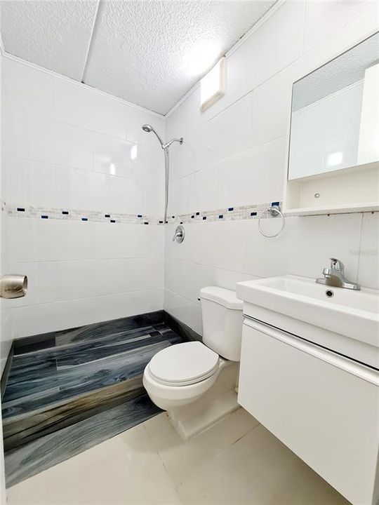 В аренду: $900 (3 спален, 1 ванн, 880 Квадратных фут)