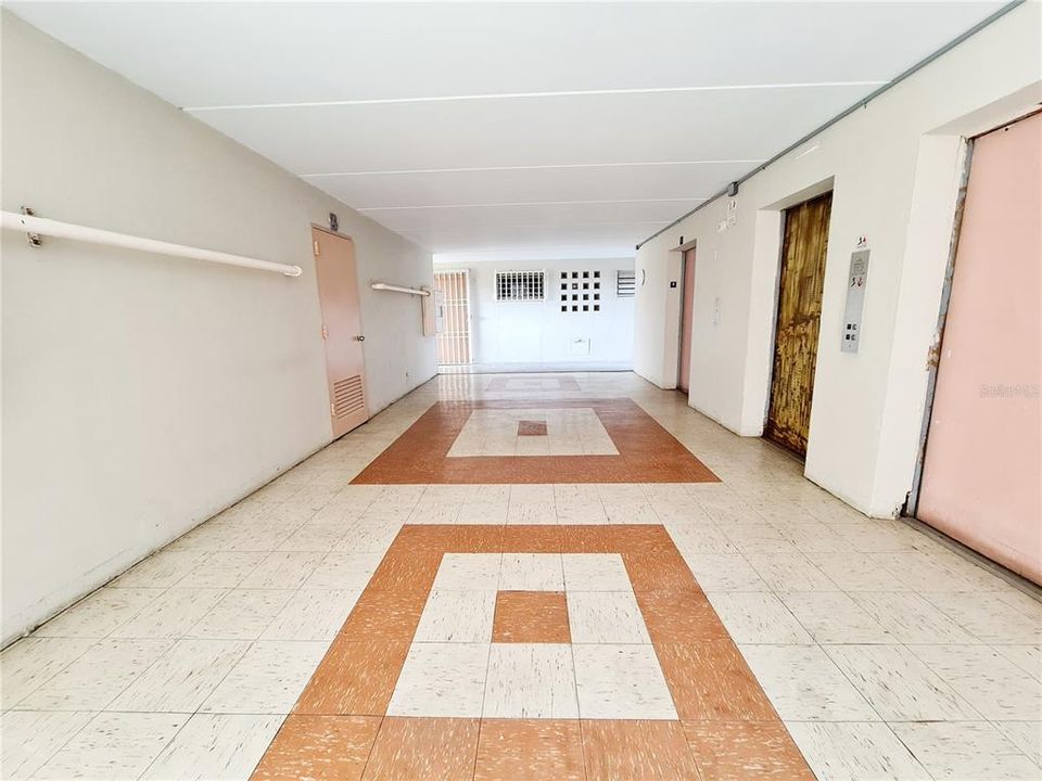 В аренду: $900 (3 спален, 1 ванн, 880 Квадратных фут)