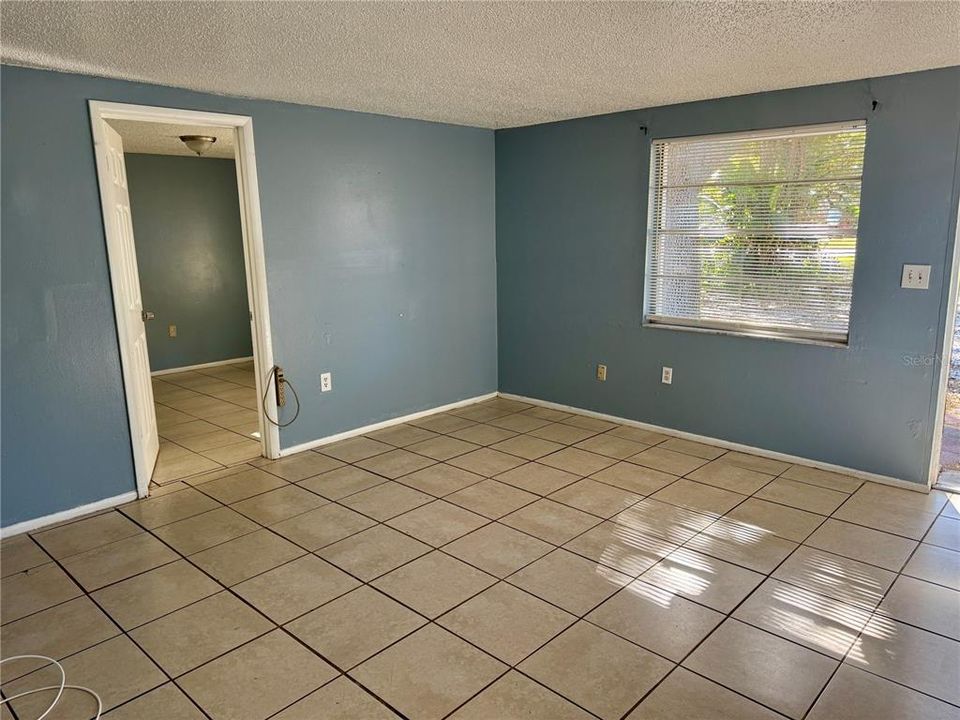 For Rent: $1,395 (2 beds, 1 baths, 756 Square Feet)