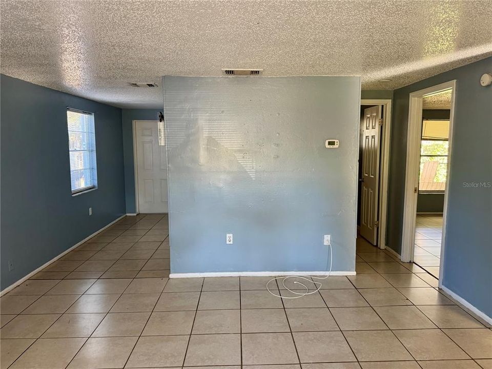 For Rent: $1,395 (2 beds, 1 baths, 756 Square Feet)