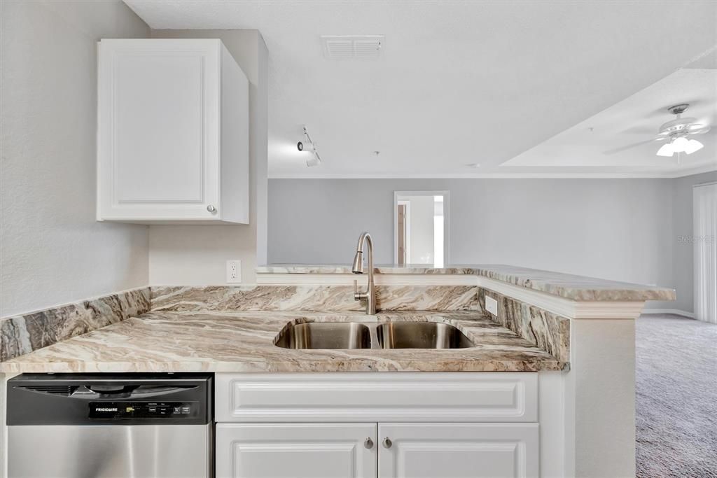 En Venta: $200,000 (2 camas, 2 baños, 1083 Pies cuadrados)