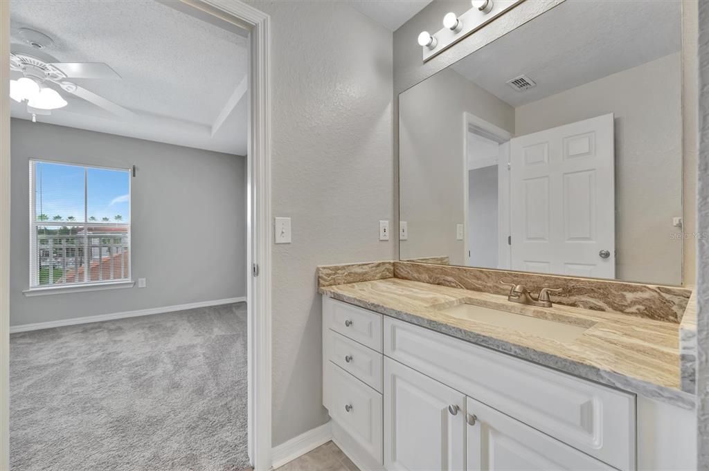 En Venta: $200,000 (2 camas, 2 baños, 1083 Pies cuadrados)