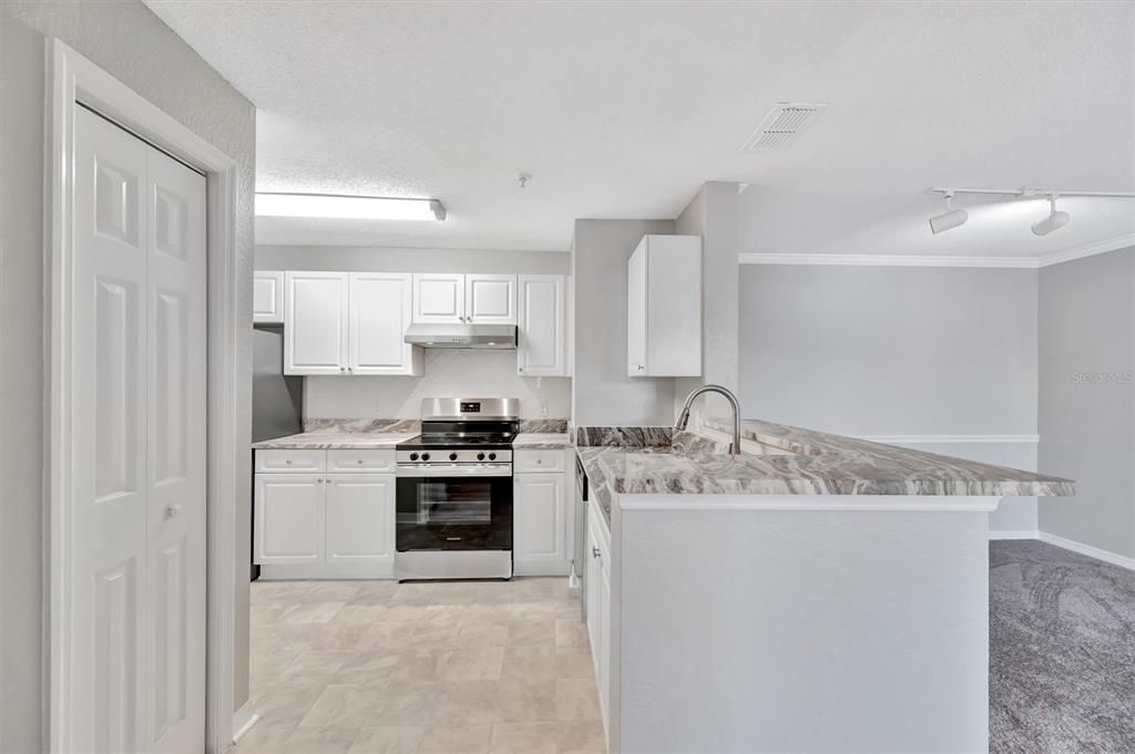 En Venta: $200,000 (2 camas, 2 baños, 1083 Pies cuadrados)