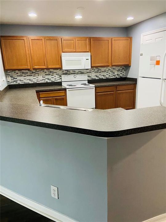 На продажу: $234,990 (2 спален, 2 ванн, 1386 Квадратных фут)