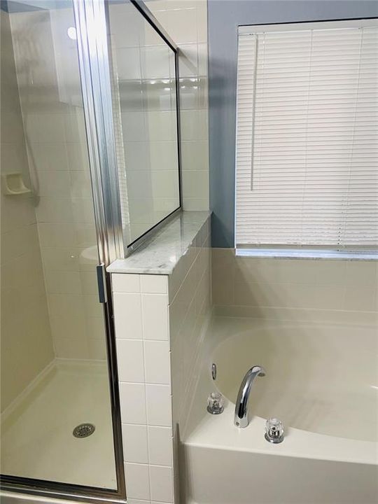 На продажу: $234,990 (2 спален, 2 ванн, 1386 Квадратных фут)