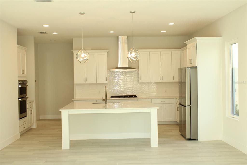 For Rent: $5,500 (3 beds, 2 baths, 2600 Square Feet)