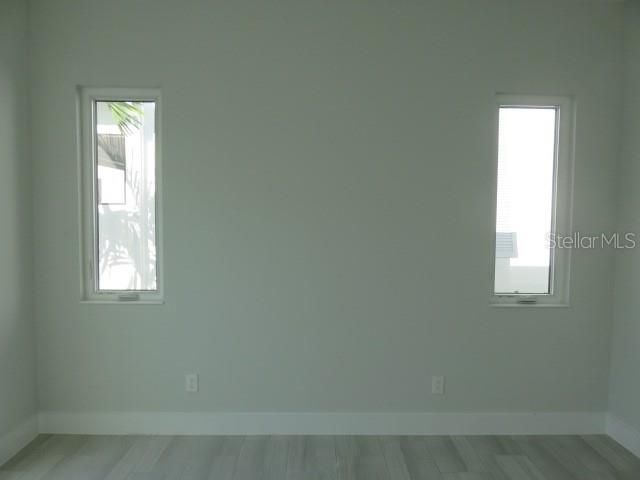 For Rent: $5,500 (3 beds, 2 baths, 2600 Square Feet)