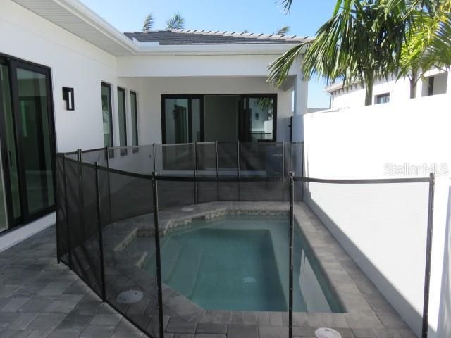 For Rent: $5,500 (3 beds, 2 baths, 2600 Square Feet)