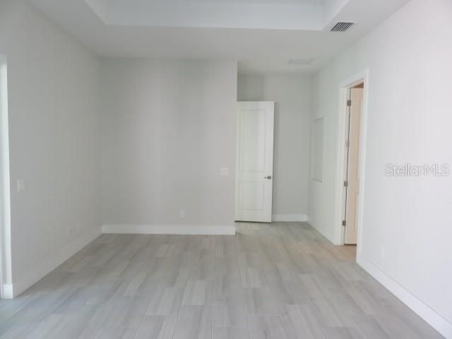 For Rent: $5,500 (3 beds, 2 baths, 2600 Square Feet)