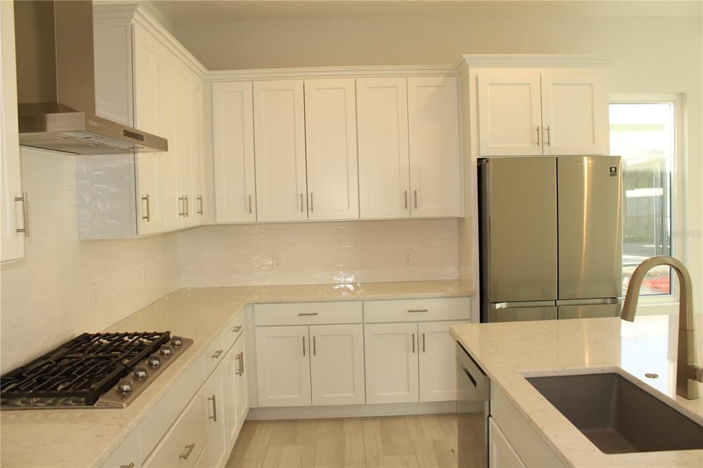 For Rent: $5,500 (3 beds, 2 baths, 2600 Square Feet)