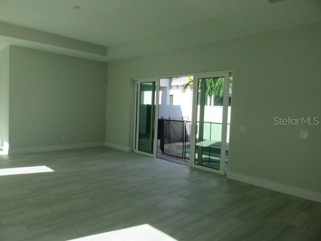 For Rent: $5,500 (3 beds, 2 baths, 2600 Square Feet)