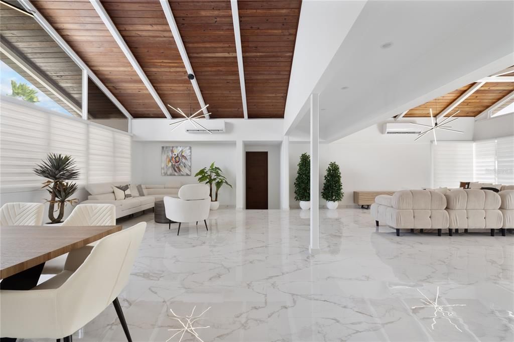 合同活跃: $1,500,000 (4 贝兹, 3 浴室, 0 平方英尺)