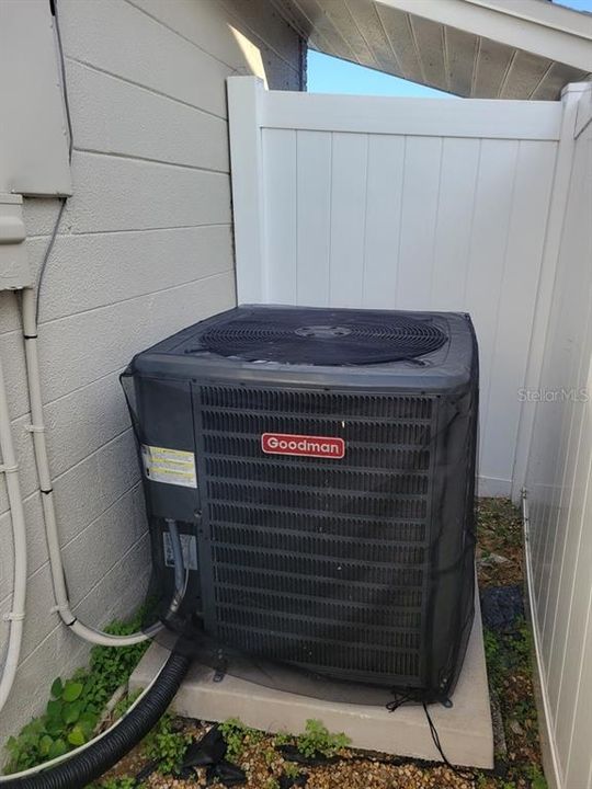 На продажу: $245,000 (3 спален, 2 ванн, 1370 Квадратных фут)