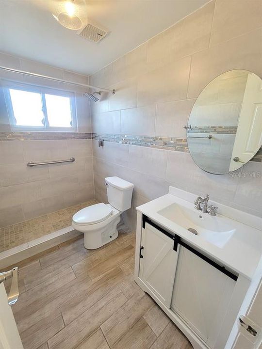 На продажу: $245,000 (3 спален, 2 ванн, 1370 Квадратных фут)