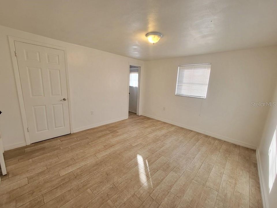 На продажу: $245,000 (3 спален, 2 ванн, 1370 Квадратных фут)