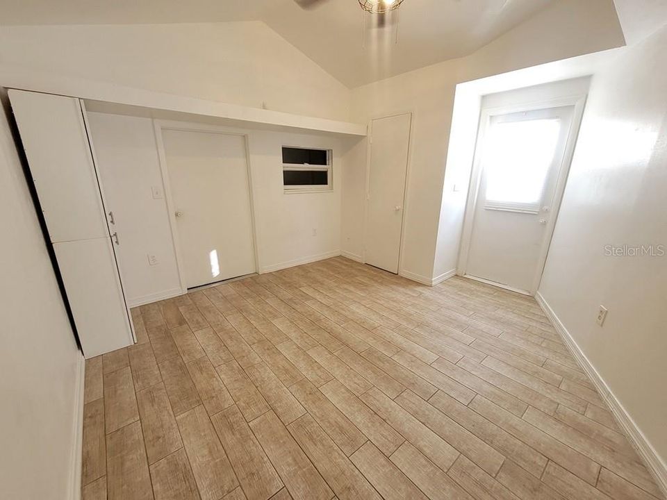 На продажу: $245,000 (3 спален, 2 ванн, 1370 Квадратных фут)