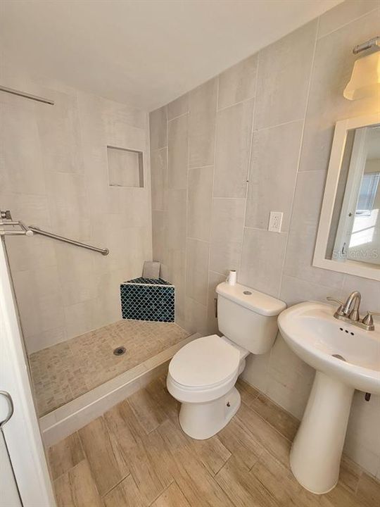 На продажу: $245,000 (3 спален, 2 ванн, 1370 Квадратных фут)