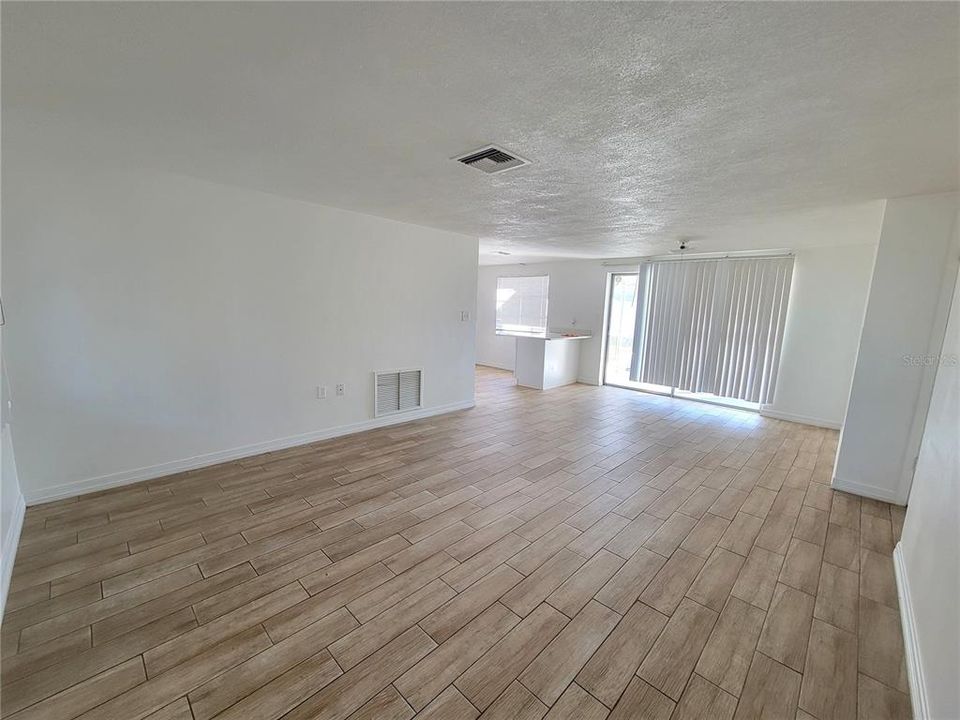 На продажу: $245,000 (3 спален, 2 ванн, 1370 Квадратных фут)