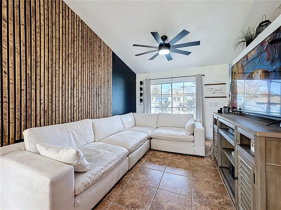 En Venta: $309,000 (3 camas, 2 baños, 1386 Pies cuadrados)