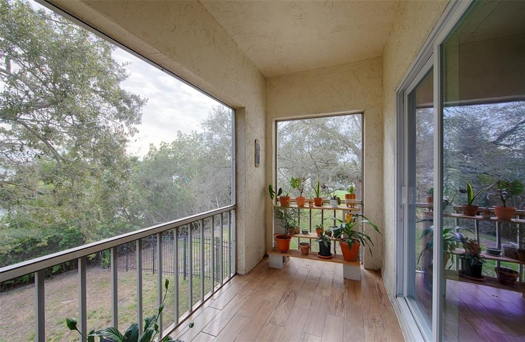 待售: $175,000 (2 贝兹, 1 浴室, 905 平方英尺)