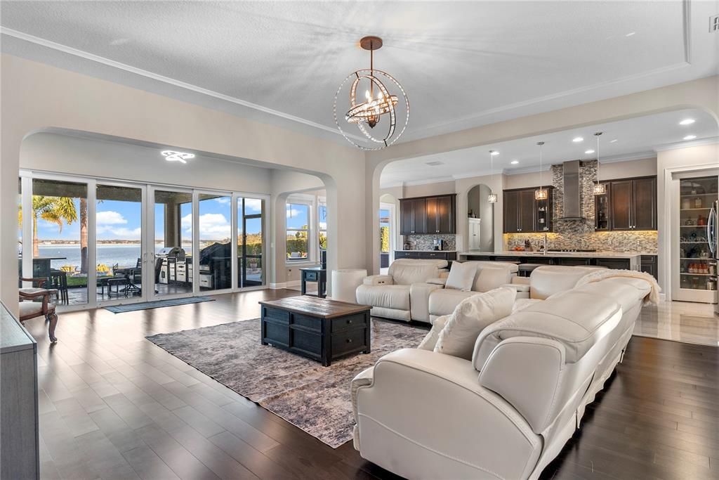 En Venta: $1,850,000 (5 camas, 5 baños, 3800 Pies cuadrados)