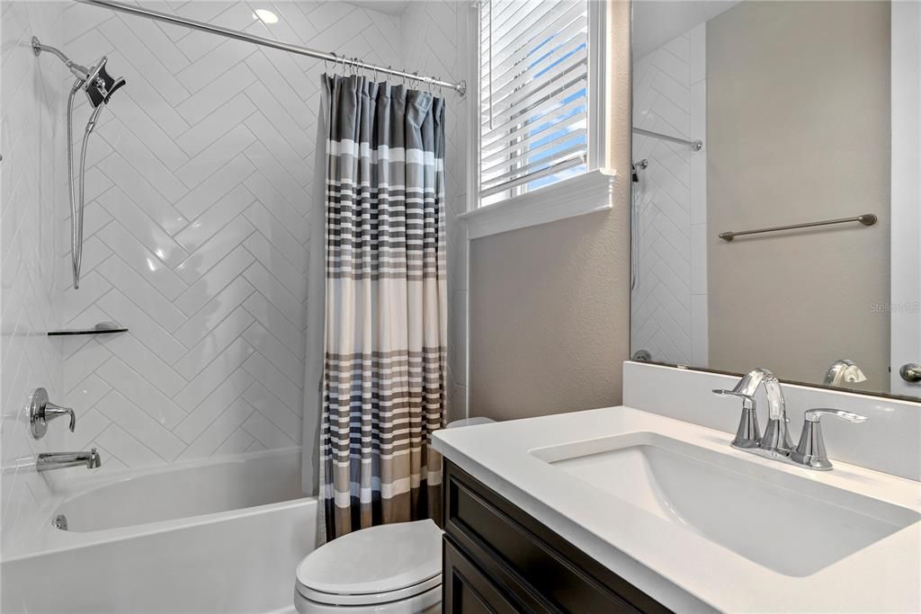 En Venta: $1,850,000 (5 camas, 5 baños, 3800 Pies cuadrados)